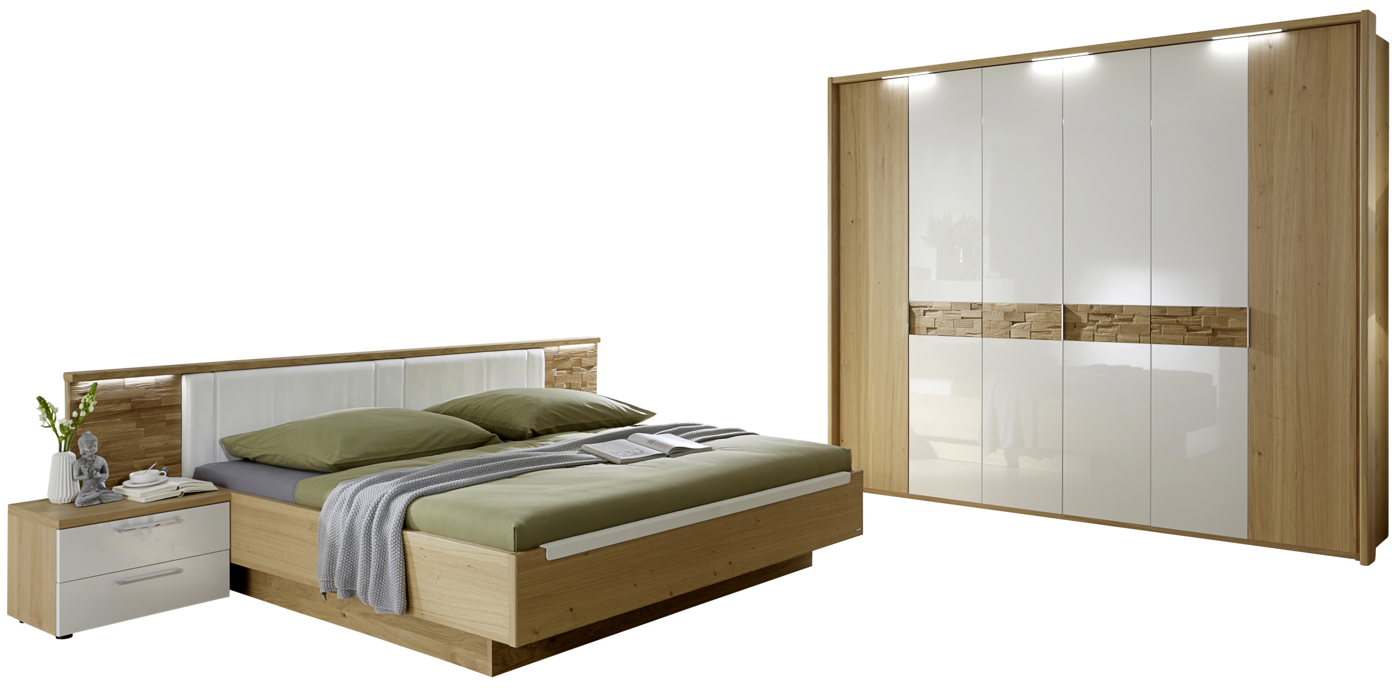 Schlafzimmer in Wildeiche mit Doppelbett und 6türigen Kleiderschrank | Möbelhaus Pohl - Wilhelmshaven & Friesland Schlafzimmer in Wildeiche mit Doppelbett und 6türigen Kleiderschrank | Möbelhaus Pohl - Wilhelmshaven & Friesland
